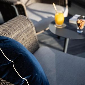 Zimmer mit Kingsize-Bett